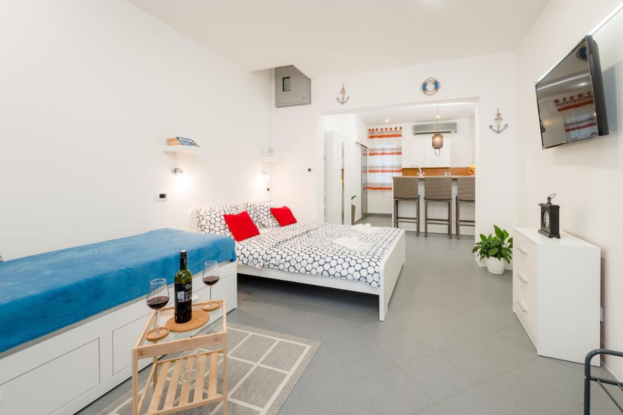 Studio apartment Sesula Spalato Esterno foto