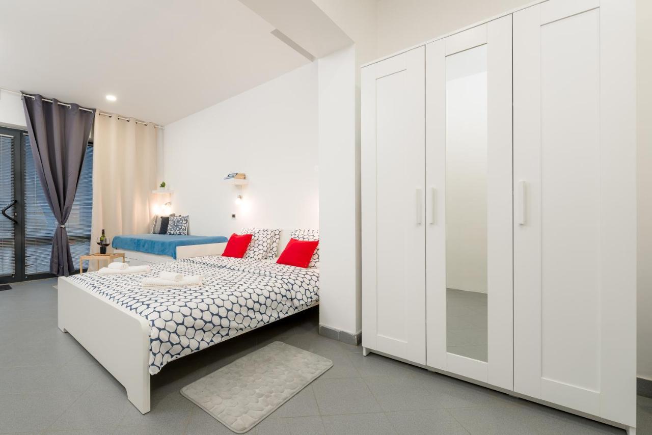 Studio apartment Sesula Spalato Esterno foto